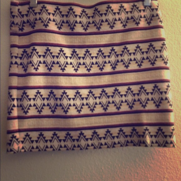 Xsold in bundleX Patterned skirt