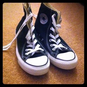Hi top converse black