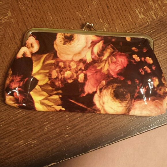 Mini clutches - Picture 3 of 4