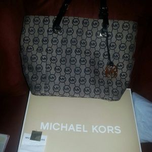 Super cute new michael kors bag
