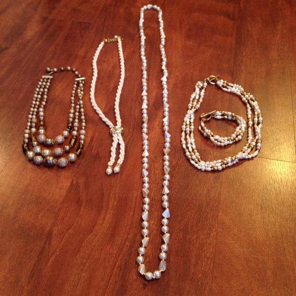 ❤️❤️BUNDLE❤️❤️ Vintage Pearl necklaces