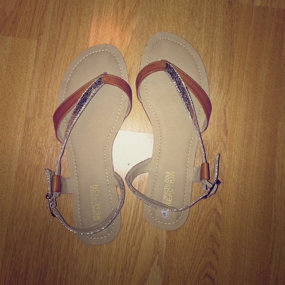 FOR TRADE Kenneth Cole Sandals