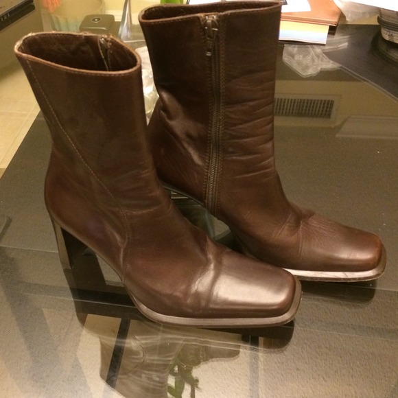 Brown leather boots by Charles David design