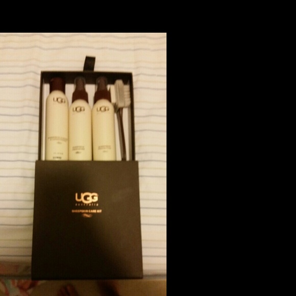 🚫SOLD!🚫 UGG Sheepskin Care Kit.