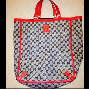 Gucci Tote in Navy and Red. Like New!