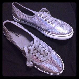 NWOT Bongo Sequined Tennis Shoe