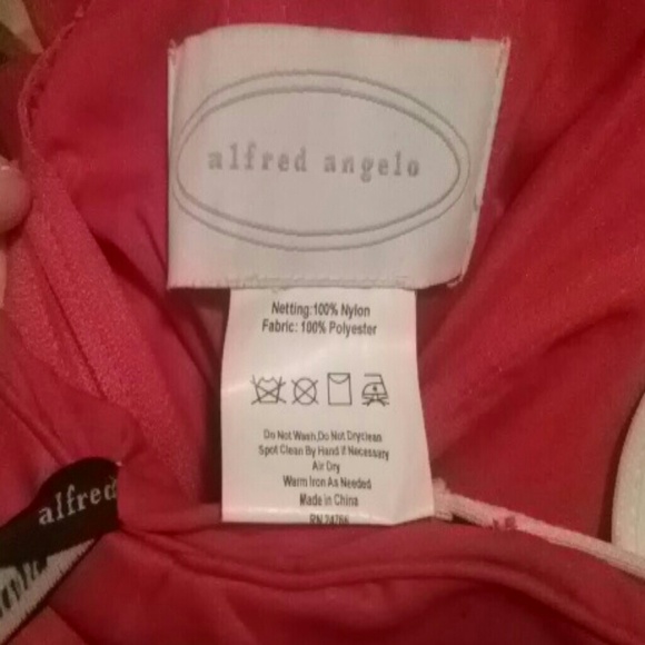 Dress - Picture 3 of 3