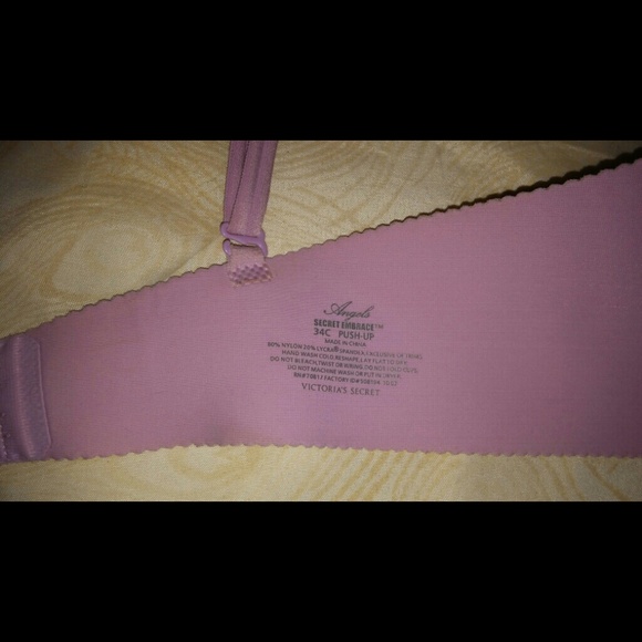 Victoria's Secret Very Sexy Secret Embrace Push Up - Picture 2 of 3