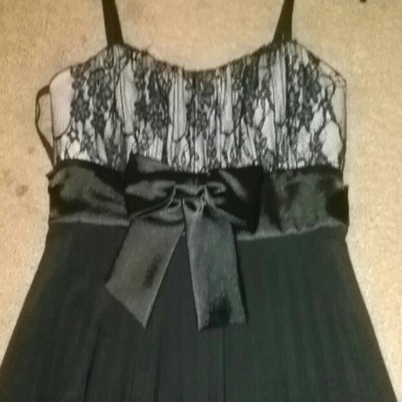 Dress - Picture 2 of 2