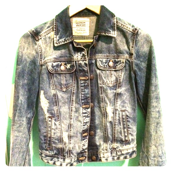 Zara distressed denim jacket size Small