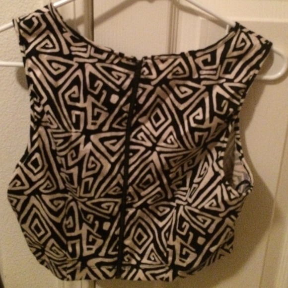 Forever 21 tribal crop too - Picture 2 of 2