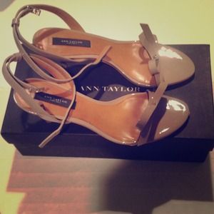 Ann Taylor Iris Bow Kitten Sandal