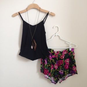 Skirt-like flower short pants