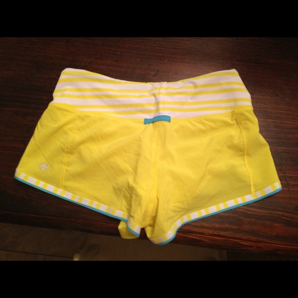 🚫SOLD 🚫 Lululemon run racer shorts - Picture 2 of 2