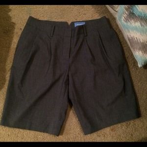 $64 NWOT Vera Wang long shorts/walking/dressy
