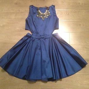 🎉‼️HOST PICK‼️🎉GUESS  MARCIANO ROYAL BLUE DRESS