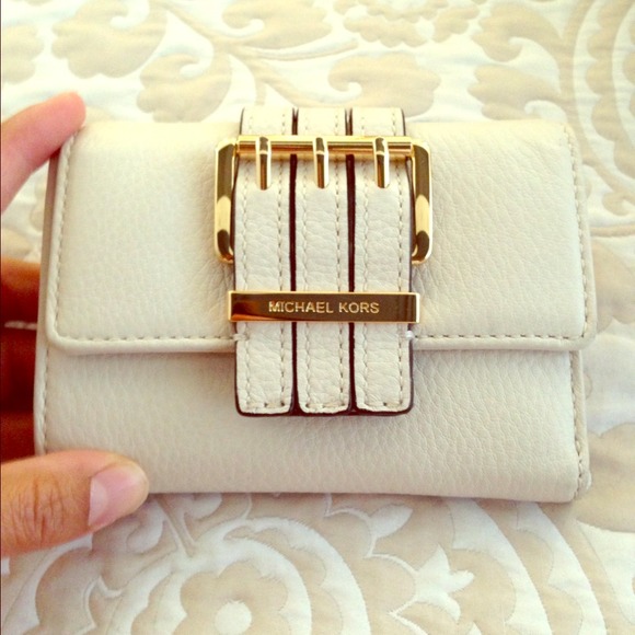 authentic MK - Picture 1 of 1