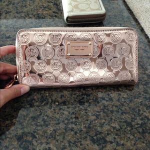 MK wallet