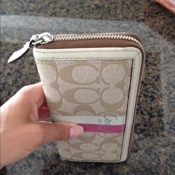 Coach wallet authentic