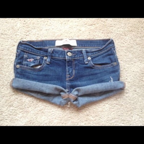 Hollister Cut Off Shorts - Medium Wash