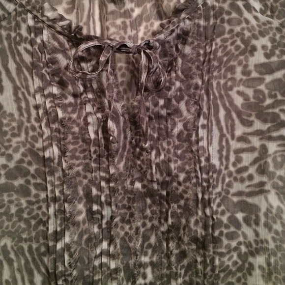 Express sheer animal print top - Picture 2 of 4