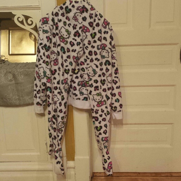 SOLD!!! Hello kitty warm fleece pajamas! - Picture 3 of 4