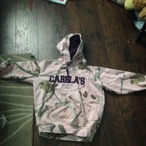 Cabelas sweatshirt