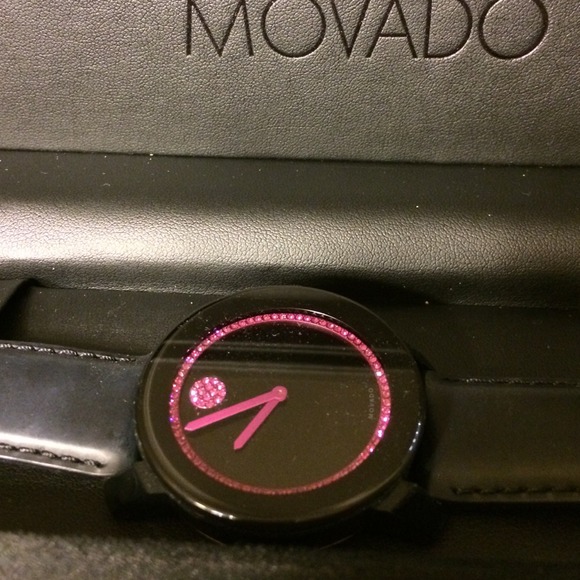 SOLD🎉🎉🎉MOVADO Large Swarovski Watch in a case - Picture 2 of 4