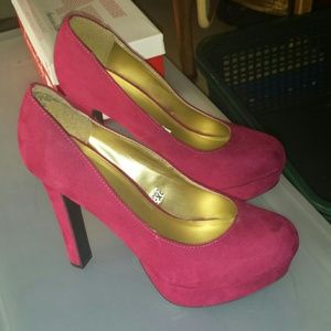 Hot pink wine suede pumps