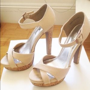 Rozita Ezzatian's Closet (@rozi_soraya) | Poshmark