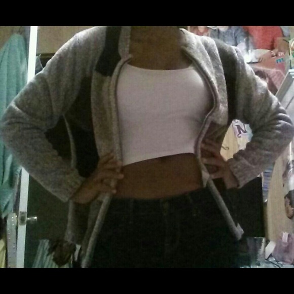 Square Pattern Sweater - Picture 2 of 3