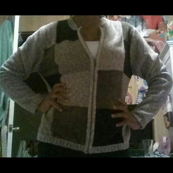 Square Pattern Sweater - Picture 3 of 3