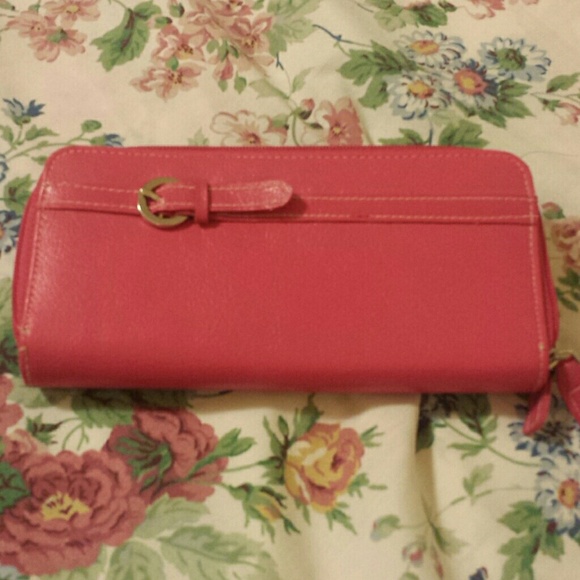 REDUCED!! Large pink wallet - Picture 1 of 4