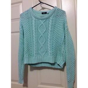 BDG CHUNKY KNIT SWEATER- SMALL