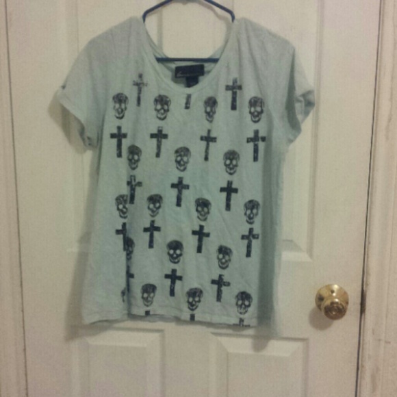 Skull and cross shirt