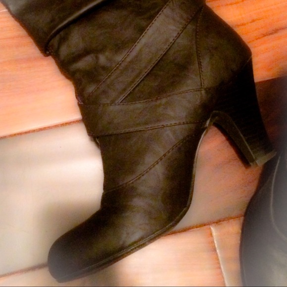 Chocolate Brown mid calf Boots - Picture 3 of 4