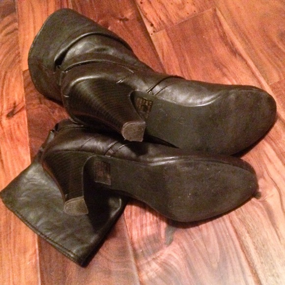 Chocolate Brown mid calf Boots - Picture 4 of 4