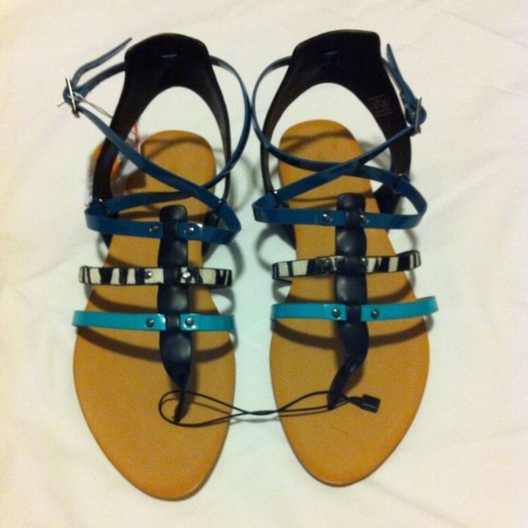 zara zara strappy leather flats sandal from top 10 seller s closet on poshmark zara zara strappy leather flats sandal from top 10 seller s closet on poshmark