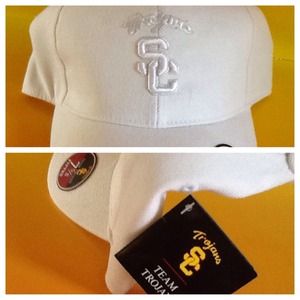 USC. White Cap