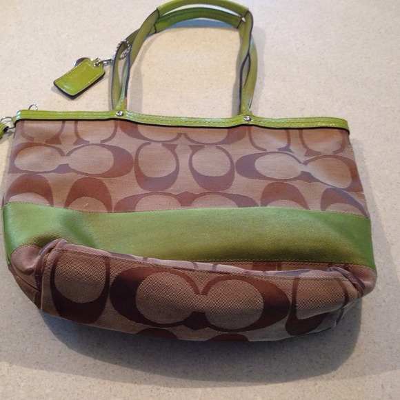 Medium size coach purse