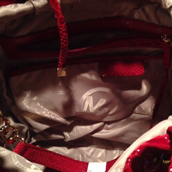 Handbag - Picture 2 of 3