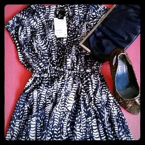 V neck print dress