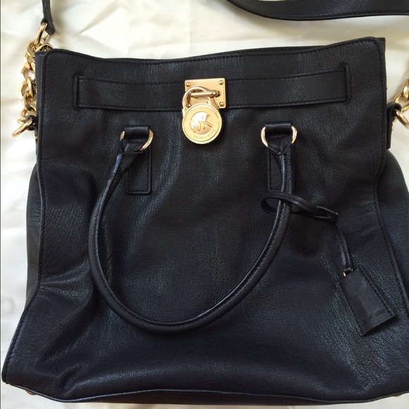 Michael Kors Handbags - Michael kors hamiltion ❤️