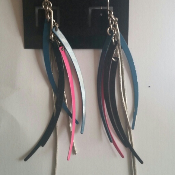Sleek Dangle