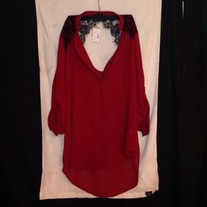 ⬇️REDUCED⬇️Chiffon red tunic with black lace