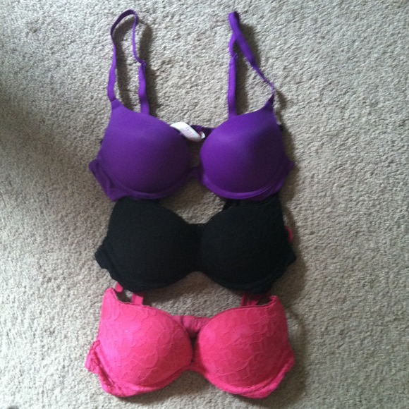 Bundle 2 bras and grey shirt