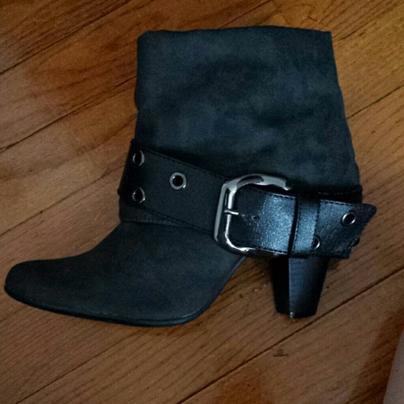 Black booties size 8 - Picture 2 of 4