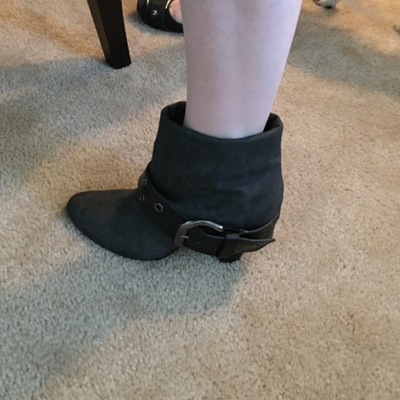 Black booties size 8 - Picture 4 of 4