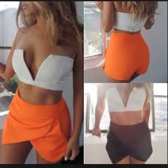 Plunge crop top (black)