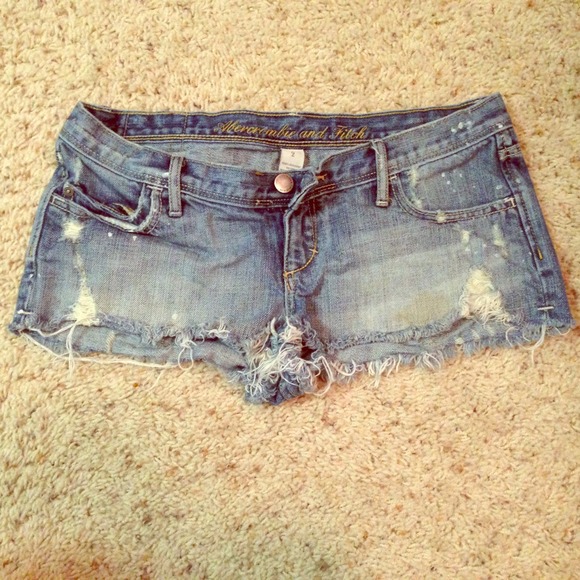 Abercrombie & Fitch distressed jean shorts